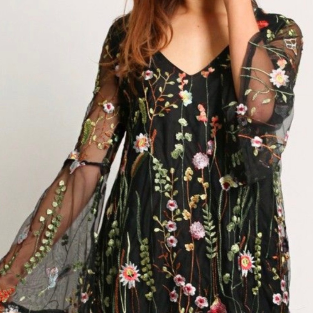 Dress - Picture 2 of 2
